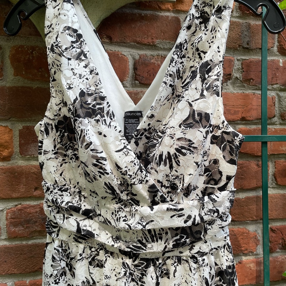 MAURICES black & white flirty dress size Small